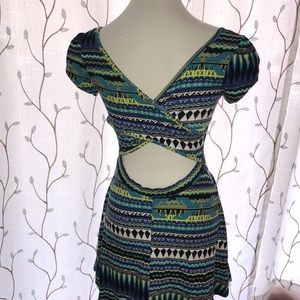 ❤️ Open Back Skater Dress and Short Sleeves